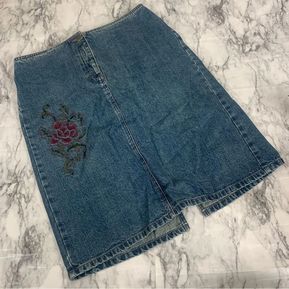 Vintage Loft Embroidered floral Denim Jean Skirt 100% Cotton Low rise Size 8